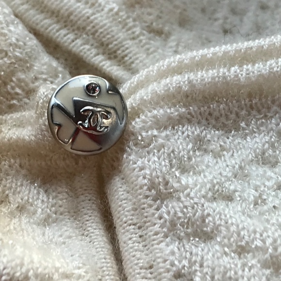 Chanel sweater - Picture 4 of 4